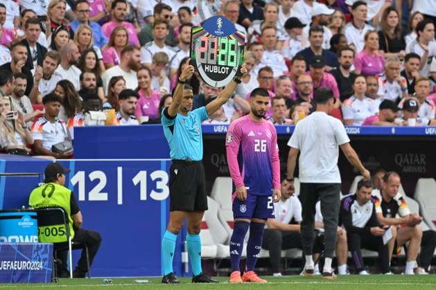 19 06 2024, xsltx, Football EM 2024, Germany Hungary emspor, v l Deniz Undav Germany, 26 substitution, change DFL DFB REGULATIONS PROHIBIT ANY USE OF PHOTOGRAPHS as IMAGE SEQUENCES and or QUASI VIDEO Stuttgart