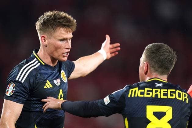 2024-06-19 Scotland v Switzerland - Group A - UEFA EURO, EM, Europameisterschaft,Fussball 2024 COLOGNE, GERMANY - JUNE 19: Scott McTominay of Scotland talks to Callum Mc Gregor of Scotland during the Group A - UEFA EURO 2024 match between Scotland and Switzerland at Cologne Stadium on June 19, 2024 in Cologne, Germany. (Photo by Joris Verwijst BSR Agency) Cologne Germany Content not available for redistribution in The Netherlands directly or indirectly through any third parties. Copyright: xBSRxAgencyx