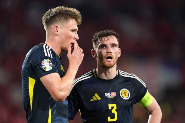 2024-06-19 Scotland v Switzerland - Group A - UEFA EURO, EM, Europameisterschaft,Fussball 2024 COLOGNE, GERMANY - JUNE 19: Scott McTominay of Scotland talks to Andrew Robertson of Scotland during the Group A - UEFA EURO 2024 match between Scotland and Switzerland at Cologne Stadium on June 19, 2024 in Cologne, Germany. (Photo by Joris Verwijst BSR Agency) Cologne Germany Content not available for redistribution in The Netherlands directly or indirectly through any third parties. Copyright: xBSRxAgencyx