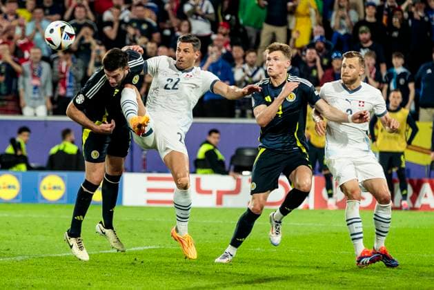 UEFA EURO 2024 Scotland Switzerland 19 06 2024 Grant Hanley Scotland, 5 with a great chance one-on-one with Fabian Schär Switzerland, 22 UEFA EURO 2024 Scotland Switzerland Stadion Köln, Cologne on 19 06 2024 Copyright: xBEAUTIFULxSPORTS Meuselx