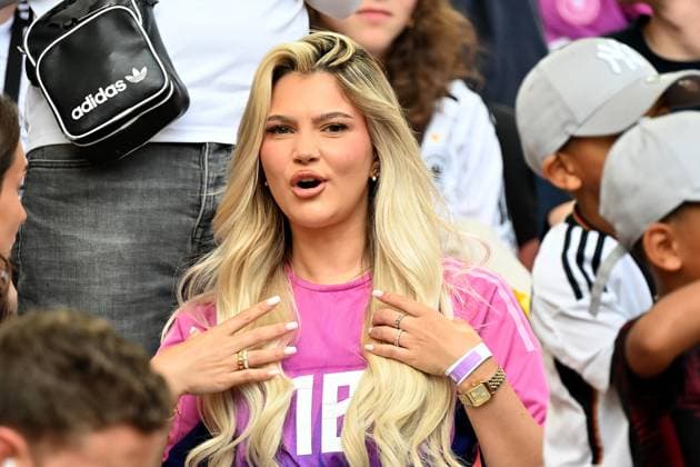 19 06 2024, xjrdrx, European Football Championship 2024, Germany Hungary emspor, v l girlfriend of Maximilian Mittelstädt German National Football Team DFB Lena Prinz DFL DFB REGULATIONS PROHIBIT ANY USE OF PHOTOGRAPHS as IMAGE SEQUENCES and or QUASI VIDEO Stuttgart