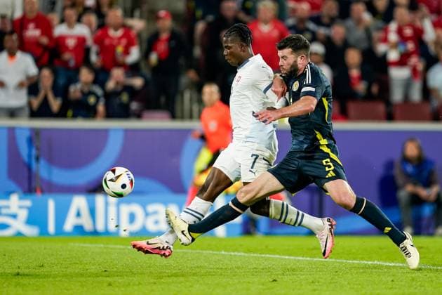 Cologne, Germany, June 19th 2024: Breel Embolo (7 Switzerland) shoots the ball during the UEFA EURO, EM, Europameisterschaft,Fussball 2024 Germany Group A football match between Scotland and Switzerland at Cologne Stadium in Cologne, Germany. (Daniela Porcelli SPP) Copyright: xDanielaxPorcellix xSPPx spp-en-DaPoSp-20240619-_DP12410