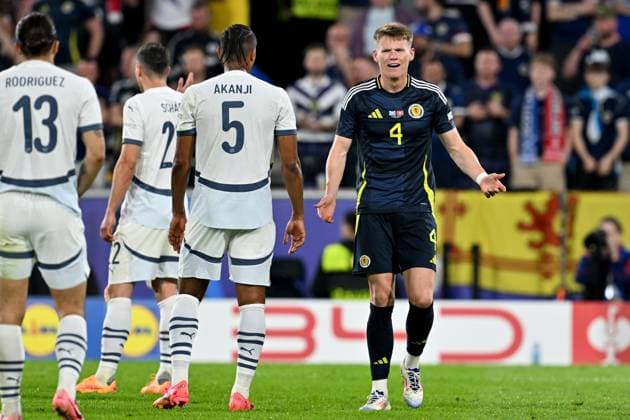 240619 EURO2024 SCOTLAND VS SWITZERLAND Scott McTominay (4) of Scotland reacts during a soccer game between the national teams of Scotland and Switzerland on the 2nd matchday in Group A in the group stage of the UEFA EURO, EM, Europameisterschaft,Fussball 2024 tournament , on Wednesday 19 June 2024 in Cologne , Germany . PHOTO SPORTPIX David Catry Cologne GERMANY  Copyright: xx 465162