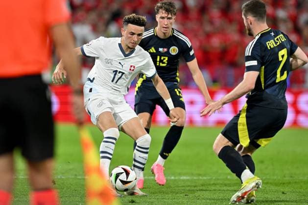 240619 EURO2024 SCOTLAND VS SWITZERLAND Ruben Vargas (17) of Switzerland pictured in action during a soccer game between the national teams of Scotland and Switzerland on the 2nd matchday in Group A in the group stage of the UEFA EURO, EM, Europameisterschaft,Fussball 2024 tournament , on Wednesday 19 June 2024 in Cologne , Germany . PHOTO SPORTPIX David Catry Cologne GERMANY  Copyright: xx 465166