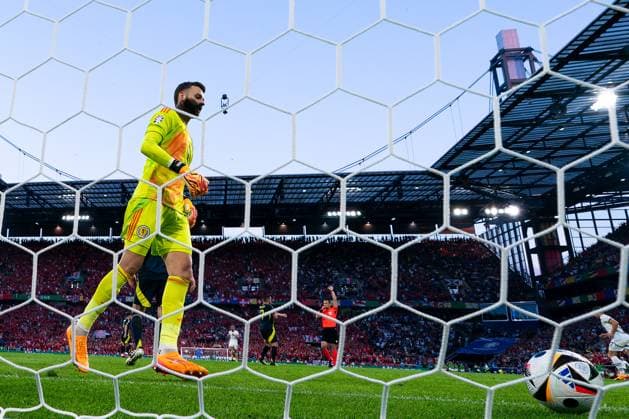 2024-06-19 Scotland v Switzerland - Group A - UEFA EURO, EM, Europameisterschaft,Fussball 2024 COLOGNE, GERMANY - JUNE 19: Angus Gunn of Scotland looks dejected after conceding the team s first goal during the Group A - UEFA EURO 2024 match between Scotland and Switzerland at Cologne Stadium on June 19, 2024 in Cologne, Germany. (Photo by Joris Verwijst BSR Agency) Cologne Germany Content not available for redistribution in The Netherlands directly or indirectly through any third parties. Copyright: xBSRxAgencyx