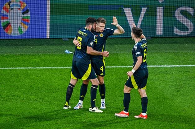 240619 EURO2024 SCOTLAND VS SWITZERLAND Scott McTominay (4) of Scotland scores 1-0 and Scotland celebrates during a soccer game between the national teams of Scotland and Switzerland on the 2nd matchday in Group A in the group stage of the UEFA EURO, EM, Europameisterschaft,Fussball 2024 tournament , on Wednesday 19 June 2024 in Cologne , Germany . PHOTO SPORTPIX Stijn Audooren Cologne Cologne Stadium Germany  Copyright: xSportpix.bex xStijnxAudoorenxStijnxAudoorenx
