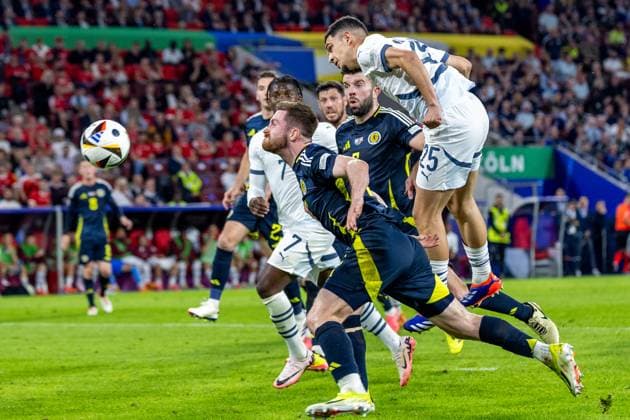 Sport Themen der Woche KW25 Sport Bilder des Tages Scotland v Switzerland - UEFA EURO, EM, Europameisterschaft,Fussball 2024 Anthony Ralston, Grant Hanley, Zeki Amdouni are playing during the UEFA Euro 2024 Group A match between Scotland v Switzerland, at the Cologne Stadium in Cologne, Germany, on June 19, 2024. Cologne Germany  Copyright: xAndrzejxIwanczukx originalFilename:iwanczuk-scotland240619_npavb.jpg