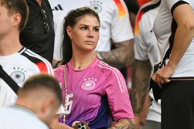 EM 2024: Deutschland - Ungarn am 19.06.2024 in der MHPArena in Stuttgart Lina Meyer (Ehefrau, Joshua Kimmich) *** Euro 2024 Germany Hungary on 19 06 2024 in the MHPArena in Stuttgart Lina Meyer wife, Joshua Kimmich MT