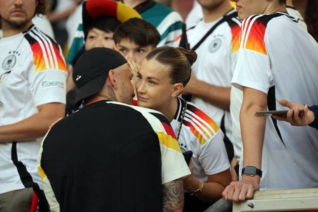 19 06 24 Germany Hungary Germany, Stuttgart, 19 06 2024, Football, UEFA Euro 2024, Germany Hungary David Raum Germany with girlfriend Eva Katharina