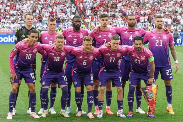 European Championship 2024 Germany Hungary on 19 06 2024 at Stuttgart Arena in Stuttgart Team photo of the German national team Feature, symbol, symbol photo, characteristic, detail Goalkeeper Goalkeeper Manuel Neuer Germany 1 , Toni Kroos Germany 8 , Antonio Rüdiger Ruediger Germany 2 , Kai Havertz Germany 7 , Jonathan Tah Germany 4 , Robert Andrich Germany 23 , Jamal Musiala Germany 10 , Maximilian Mittelstädt Mittelstaedt Germany 18 , Joshua Kimmich Germany 6 , Florian Wirtz Germany 17 , Ilkay Gündogan Guendogan Germany 21 MH