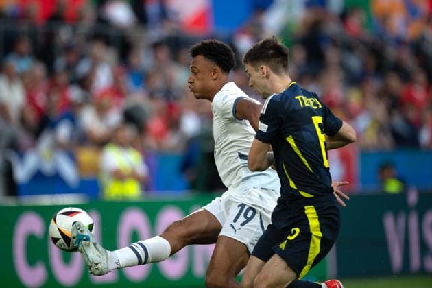 NDOYE Dan SUI vs Kieran TIERNEY SCO , Action, Duel, Group Stage Group A Scotland SCO Switzerland SUI 1 1 on 19 06 2024 Stadion Koeln, Cologne Stadium, Football UEFA EURO 2024 GERMANY from 14 06 2024 14 07 2024 Â