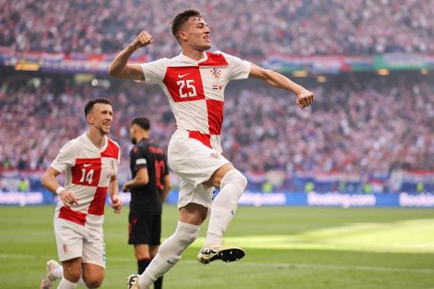 Sport Bilder des Tages June 19, 2024, Hamburg, Germany: Luka Su?i? of Croatia celebrates after scoring a goal during the UEFA EURO, EM, Europameisterschaft,Fussball 2024 group stage match between Croatia and Albania at Volksparkstadion. Final score; Croatia 2:2 Albania. Hamburg Germany - ZUMAs197 20240619_aaa_s197_139 Copyright: xSergeixMikhailichenkox