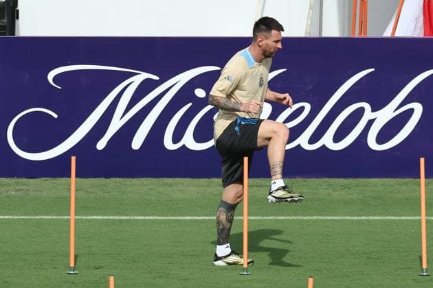 Argentina s forward Lionel Messi makes excersices during a training session ahead the match against Canada for the Copa America USA 2024, group A, group stage, at Kennesaw University Sports Field, near Atlanta city, on June 19, 2024 KENNESAW UNITED STATES Copyright: xALEJANDROxPAGNIx