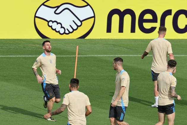 Argentina s forward Lionel Messi L and teammates during a training session ahead the match against Canada for the Copa America USA 2024, group A, group stage, at Kennesaw University Sports Field, near Atlanta city, on June 19, 2024 KENNESAW UNITED STATES Copyright: xALEJANDROxPAGNIx