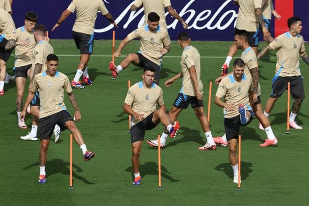 Argentina™s players take part in a training session ahead the match against Canada for the Copa America USA 2024, group A, group stage, at Kennesaw University Sports Field, near Atlanta city, on June 19, 2024 KENNESAW UNITED STATES Copyright: xALEJANDROxPAGNIx