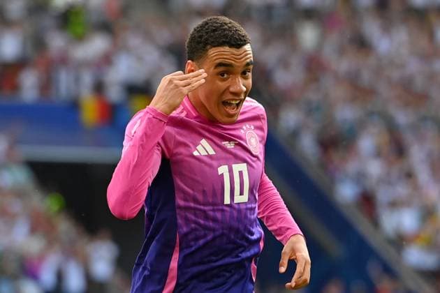 Goal celebration Jamal MUSIALA GER after scoring to 1 0, cheering,joy,enthusiasm,action,single image,cropped single motif,half figure,half figure group phase group A Germany GER Hungary HUN 2 0 on 19 06 2024, Stuttgart Arena Football UEFA EURO 2024 GERMANY from 14 06 2024 14 07 2024