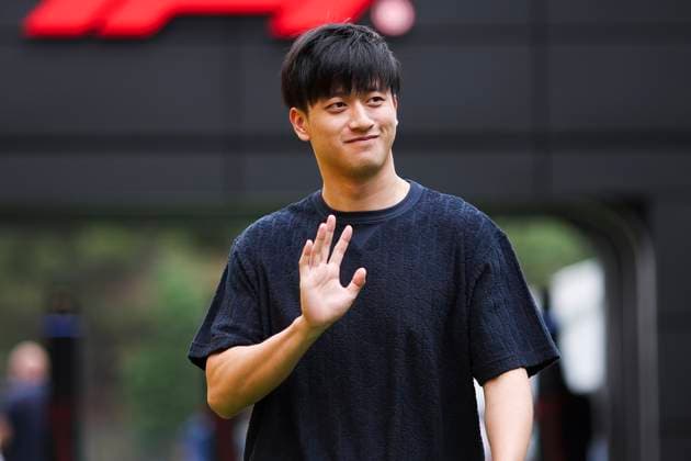 ZHOU Guanyu (chi), Stake F1 Team Kick Sauber C44, portrait during the Formula 1 Aramco Gran Premio de Espana 2024, 10th round of the 2024 Formula One World Championship, WM, Weltmeisterschaft from June 21 to 23, 2024 on the Circuit de Barcelona-Catalunya, in Montmeló, Spain - F1 - SPANISH GRAND PRIX 2024 DPPI Panoramic  240620_R10_SPAGNA_DP_EA012035