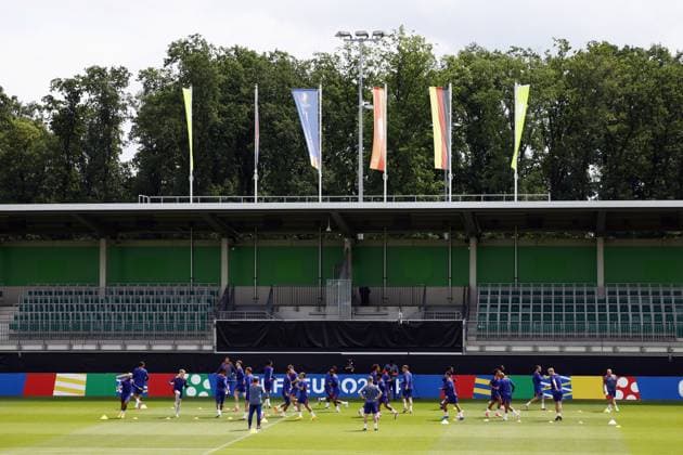 WOLFSBURG - The selection during a training session of the Dutch national team, Nationalteam in the AOK Stadium on June 20, 2024 in Wolfsburg, Germany. The Dutch national team is preparing for the group match at the European Football Championship in Germany against France. ANP KOEN VAN WEEL UEFA EURO, EM, Europameisterschaft,Fussball 2024 Germany 2024 xVIxANPxSportx xxANPxIVx 501561069 originalFilename: 501561069.jpg