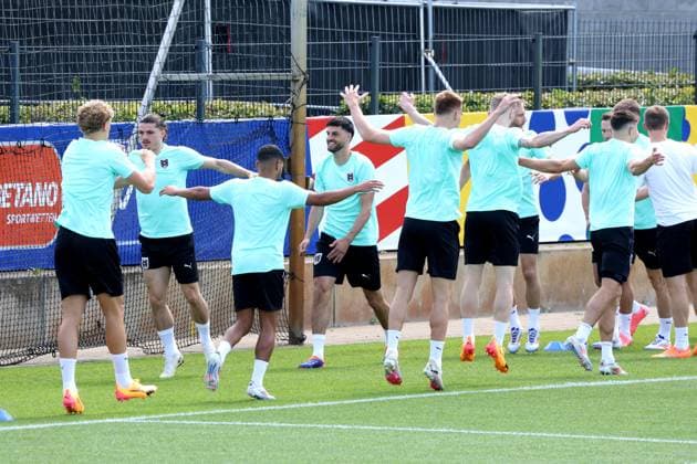 DEU, FIFA, EM 2024, Oestereicch Training, 20 06 2024, amateur stadium of Hertha BSC, Berlin, DEU, FIFA, EM 2024, Oestereicch Training, in the picture Austria player circle, Marcel Sabitzer Austria 9 , photo Juergen Engler nordphoto GmbH nordphotoxGmbHx xEngler nph00076