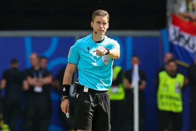 Referee Francois Letexier France gestures, UEFA EURO 2024 Group B, Croatia vs Albania, Volksparkstadion Hamburg, 19 06 2024, Hamburg, Germany