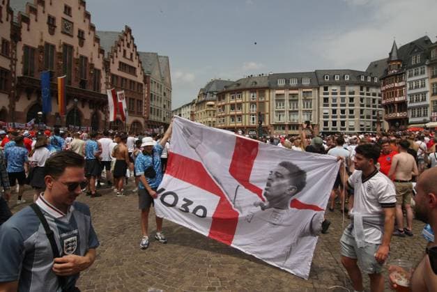 Fans vor dem Spiel der Fußball-Europameisterschaft EURO 2024 Dänemark-England in Frankfurt am Main , Hessen , Deutschland . Juni 20, 2024. Copyright: xx