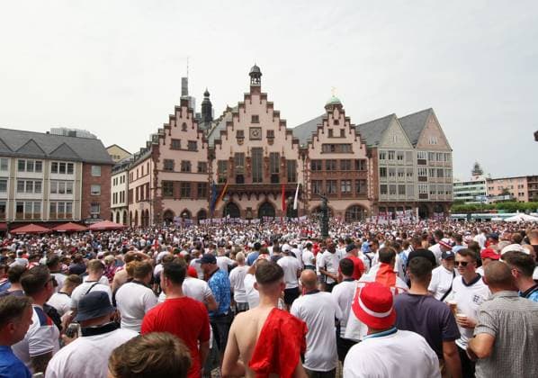 Fans vor dem Spiel der Fußball-Europameisterschaft EURO 2024 Dänemark-England in Frankfurt am Main , Hessen , Deutschland . Juni 20, 2024. Copyright: xx