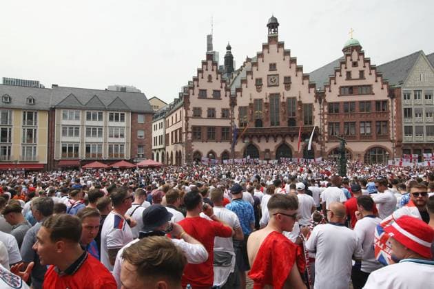 Fans vor dem Spiel der Fußball-Europameisterschaft EURO 2024 Dänemark-England in Frankfurt am Main , Hessen , Deutschland . Juni 20, 2024. Copyright: xx