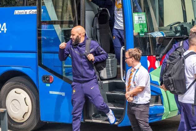Arrival of the French national team at the Hyperion Hotel in Leipzig Tomorrow the L equipe tricolore will play against Holland National coach is Didier Dechamps Arrival France
