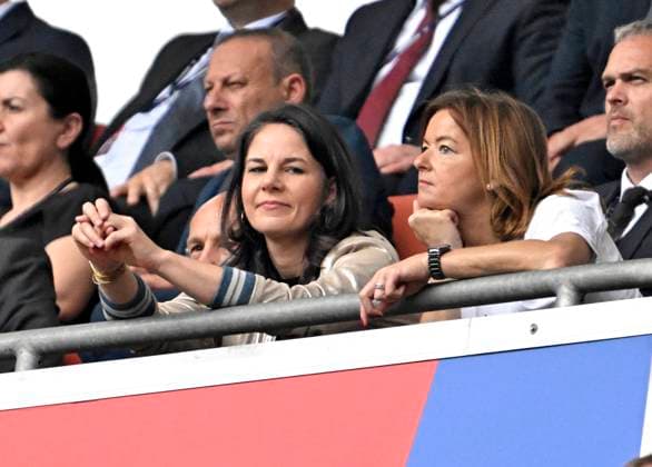 20 06 2024, Football UEFA EURO 2024, preliminary round, Group C, Slovenia Serbia, in the Munich Football Arena Federal Foreign Minister Annalena Baerbock Germany among the spectators in the main stand