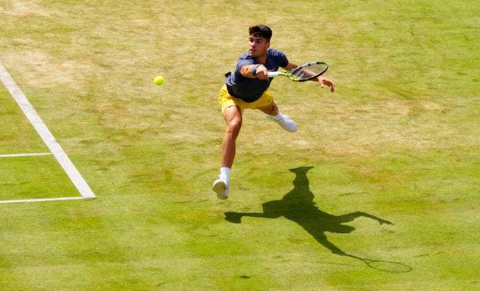 Carlos Alcaraz in second round action Cinch Championships, Day 4, Tennis, Queen s Club, London, UK - 20 June 2024  Copyright: xJavierxGarcia Shutterstockx 14543333f