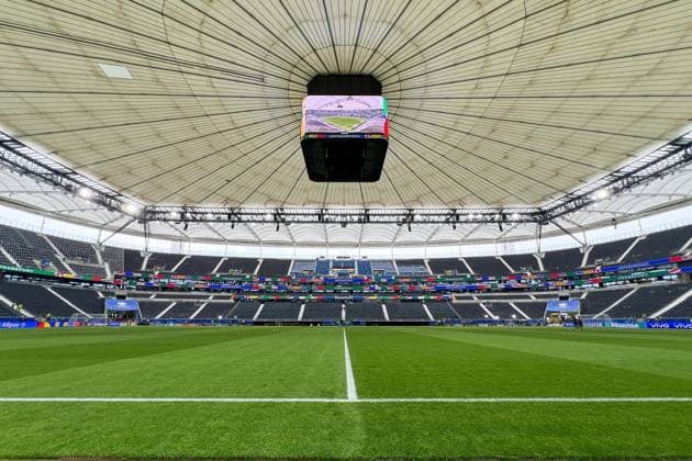 The roof is closed in the Frankfurt EM Arena and will remain so until Monday due to possible thunderstorms, so that the match between Germany and Switzerland on Sunday Frankfurt 20 06 2024 England vs Denmark, EURO2024 M17, Group C, EM Arena Frankfurt