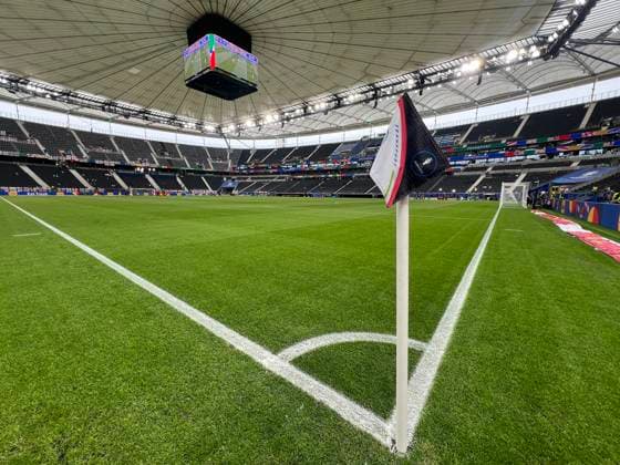 Corner flag in the EM Stadium Frankfurt and the roof closed until Monday due to bad weather Frankfurt 20 06 2024 England vs Denmark, EURO2024 M17, Group C, EM Arena Frankfurt