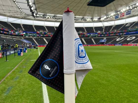 Corner flag in the EM Stadium Frankfurt and the roof closed until Monday due to bad weather Frankfurt 20 06 2024 England vs Denmark, EURO2024 M17, Group C, EM Arena Frankfurt