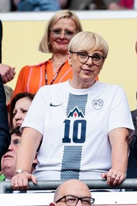 UEFA EURO 2024 Slovenia Serbia 20 06 2024 Natasa Pirc Musar President of Slovenia UEFA EURO 2024 Slovenia Serbia Munich Football Arena, Munich on 20 06 2024 Copyright: xBEAUTIFULxSPORTS Wunderlx