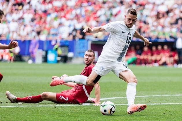 UEFA EURO 2024 Slovenia Serbia 20 06 2024 Timi Max Elsnik Slovenia, 10 shoots, scoring chance UEFA EURO 2024 Slovenia Serbia Munich Football Arena, Munich on 20 06 2024 Copyright: xBEAUTIFULxSPORTS Wunderlx