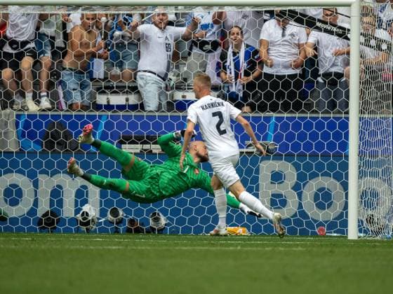 Goal for 1 0 by Zan Karnicnik Slovenia, 02 , GER, Slovenia SVN vs Serbia SRB , European Football Championship, UEFA EURO 2024, Group E, Matchday 2, 20 06 2024, GER, Slovenia SVN vs Serbia SRB , European Football Championship, UEFA EURO 2024, Group E, Matchday 2, 20 06 2024 Munich Copyright: xEibner-Pressefoto SaschaxWaltherx EP_SWA