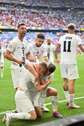 Picture shows goal celebration Slovenia, 20 06 2024, Munich, Soccer, European Championship, Slovenia Serbia, EVENT REGULATIONS PROHIBIT ANY USE OF PHOTOGRAPHS AS IMAGE SEQUENCES AND OR QUASI VIDEO xklx