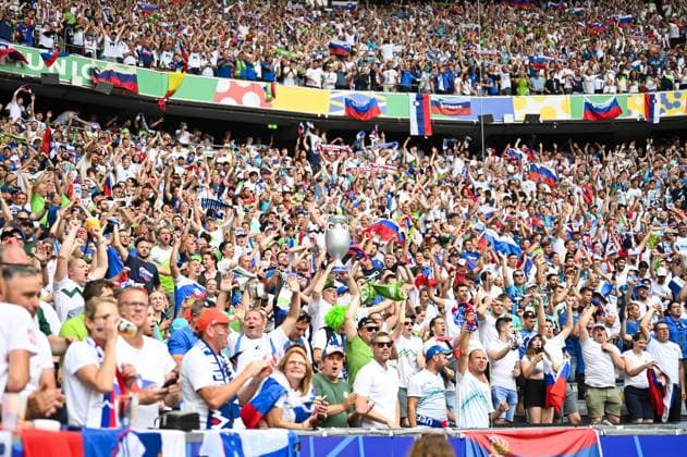 Picture shows goal celebration Slovenia, 20 06 2024, Munich, Soccer, European Championship, Slovenia Serbia, EVENT REGULATIONS PROHIBIT ANY USE OF PHOTOGRAPHS AS IMAGE SEQUENCES AND OR QUASI VIDEO xklx