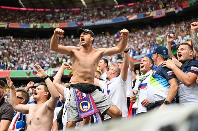 Picture shows goal celebration Slovenia, 20 06 2024, Munich, Soccer, European Championship, Slovenia Serbia, EVENT REGULATIONS PROHIBIT ANY USE OF PHOTOGRAPHS AS IMAGE SEQUENCES AND OR QUASI VIDEO xklx