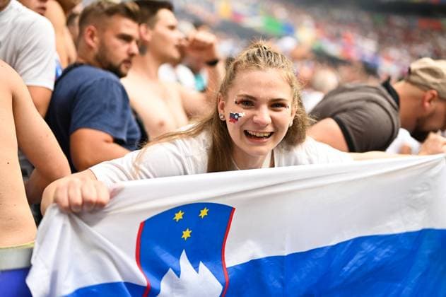 Picture shows goal celebration Slovenia, 20 06 2024, Munich, Soccer, European Championship, Slovenia Serbia, EVENT REGULATIONS PROHIBIT ANY USE OF PHOTOGRAPHS AS IMAGE SEQUENCES AND OR QUASI VIDEO xklx