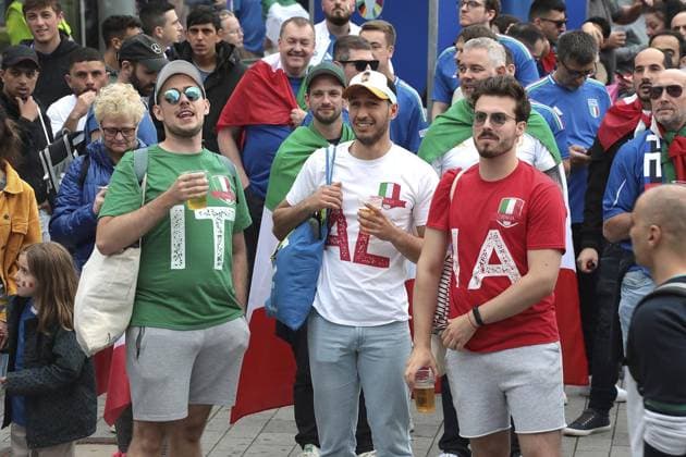 EM 2024 Spain Italy football fans in the city area of Gelsenkirchen FOR EDITORIAL PURPOSES ONLY p EM 2024 Spain Italy football fans on Thursday, June 20, 2024 in the city area of Gelsenkirchen Photo Frank Oppitz FUNKE Foto Services p Sport Deutschland NRW Gelsenkirchen Copyright FrankxOppitz Copyright: FrankxOppitz doc7vyaqaqf18619lxi9kik ,EDITORIAL USE ONLY Copyright: FrankxOppitz
