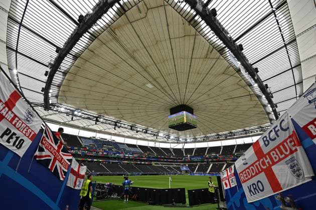 20 06 2024, xscotx, European Football Championship 2024, Denmark England, emspor, v l Deutsche Bank Park Waldstadion Frankfurt Arena stadium view interior, lawn, grandstand with closed roof stadium roof Frankfurt am Main