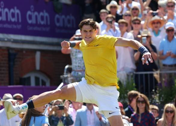Sport Bilder des Tages 20th June 2024; Cinch Championships, Queens Club, West Kensington, London, England: Cinch Championships Queens Club, Day 4; Jack Draper (GBR) celebrates after defeating the defending champion Carlos Alcaraz (ESP) by two sets to reach the quarter finals, mens singles match  ActionPlus12657308 JohnxPatrickxFletcher