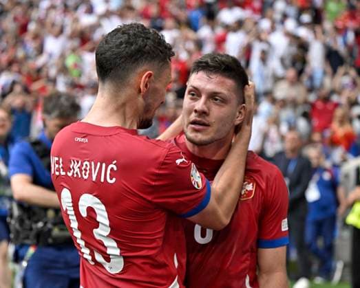 20 06 2024, Football UEFA EURO 2024, Preliminary round, Group C, Slovenia Serbia, in the Football Arena Munich v l Milos Veljkovic Serbia and Luka Jovic Serbia cheer