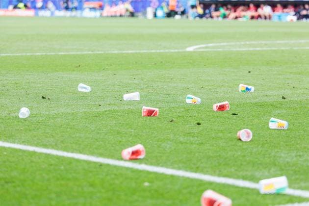UEFA EURO 2024 Slovenia Serbia 20 06 2024 Numerous cups and other objects thrown on the pitch by Serbian fans UEFA EURO 2024 Slovenia Serbia Munich Football Arena, Munich on 20 06 2024 Copyright: xBEAUTIFULxSPORTS Wunderlx