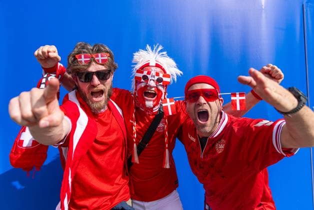 Football - UEFA EURO, EM, Europameisterschaft,Fussball 2024 - Group C - Denmark v England FRANKFURT, GERMANY - Thursday, June 20, 2024: England supporters before the UEFA Euro 2024 Group C match between Denmark and England at the Waldstadion. (Photo by David Rawcliffe Propaganda) FRANKFURT Waldstadion HESSE GERMANY  Copyright: xDavidxRawcliffex P2024-06-20-Denmark_England-24