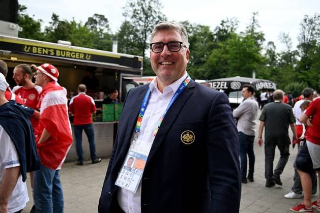 20 06 2024, xsltx, European Football Championship 2024, Denmark England emspor, v l CEO Axel Hellmann Eintracht Frankfurt DFL DFB REGULATIONS PROHIBIT ANY USE OF PHOTOGRAPHS as IMAGE SEQUENCES and or QUASI VIDEO Frankfurt am Main