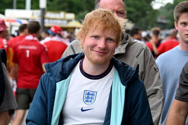 20 06 2024, xsltx, European Football Championship 2024, Denmark England emspor, v l Singer and world star Ed Sheeran Singer Songwriter DFL DFB REGULATIONS PROHIBIT ANY USE OF PHOTOGRAPHS as IMAGE SEQUENCES and or QUASI VIDEO Frankfurt am Main