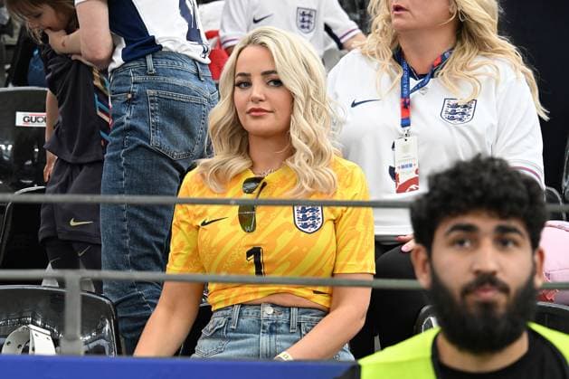 20 06 2024, xsltx, European Football Championship 2024, Denmark England emspor, v l Megan Davison wife of Jordan Pickford England DFL DFB REGULATIONS PROHIBIT ANY USE OF PHOTOGRAPHS as IMAGE SEQUENCES and or QUASI VIDEO Frankfurt am Main
