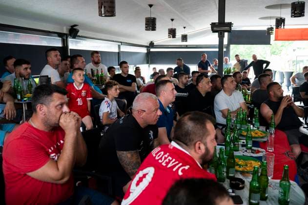 serbian fans 20.06.2024 - UEFA European Football Championship, Slovenia : Serbia - fans watching the match in Fuzine, Ljubljana, Slovenia. Ljubljana Slovenia  Copyright: xNikxErikxNeubauerx DSC_0126